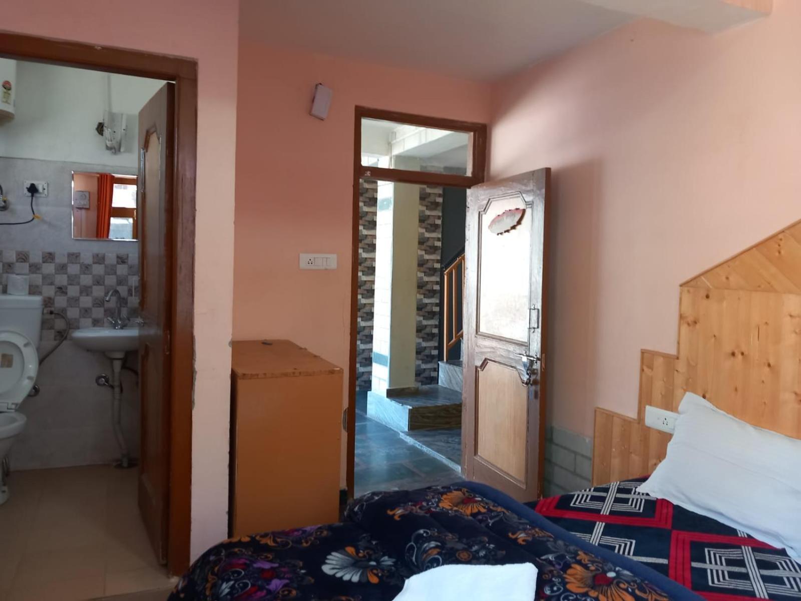 La Voglia-Old Manali Hostel ภายนอก รูปภาพ