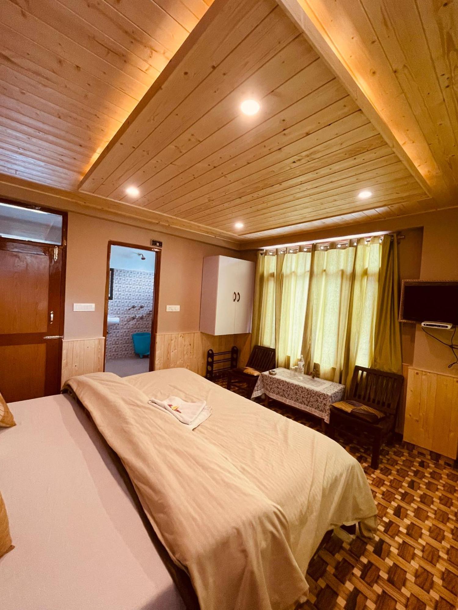 La Voglia-Old Manali Hostel ภายนอก รูปภาพ