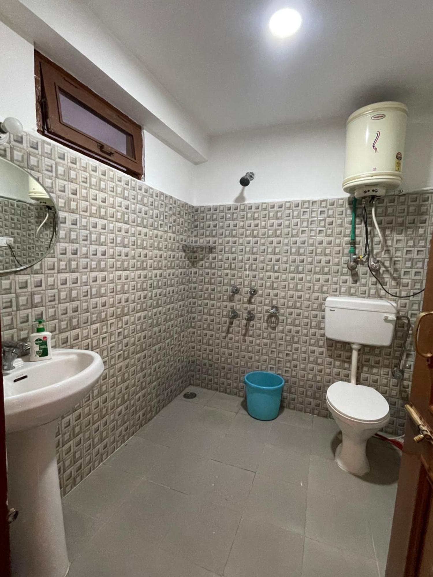 La Voglia-Old Manali Hostel ภายนอก รูปภาพ